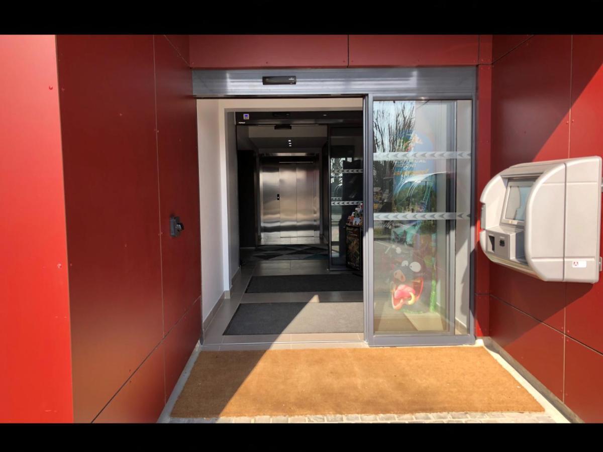 Hotel Akena Aeroport Charles De Gaulle - Saint Witz Exterior foto